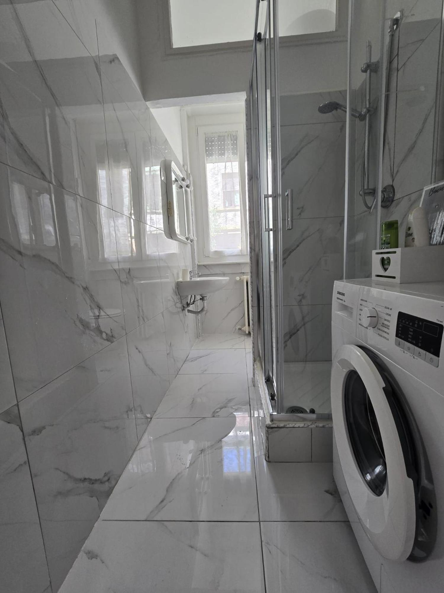 Apartment Bilocale 40 Mq Con Parcheggio Privato Milan