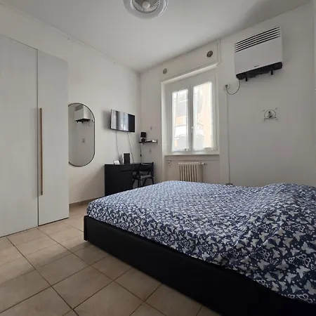 Bilocale 40 Mq Con Parcheggio Privato Apartment Milan Exterior photo