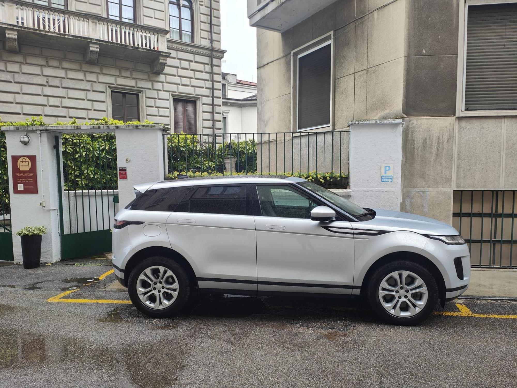 Apartment Bilocale 40 Mq Con Parcheggio Privato Milan