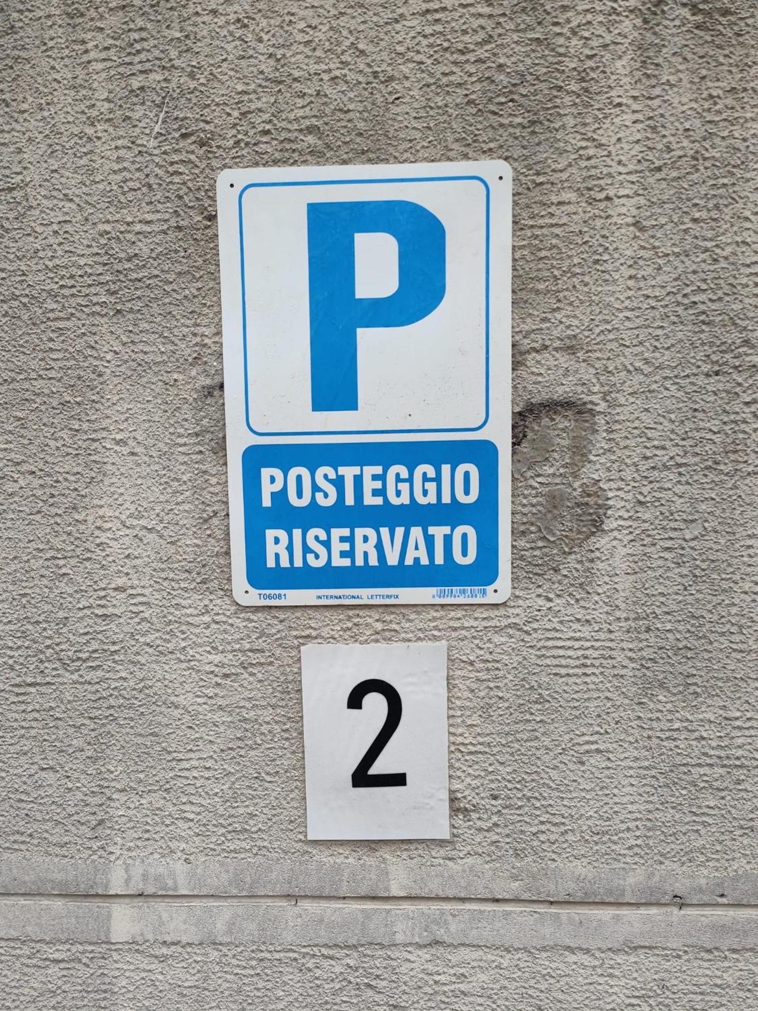 Bilocale 40 Mq Con Parcheggio Privato Milan