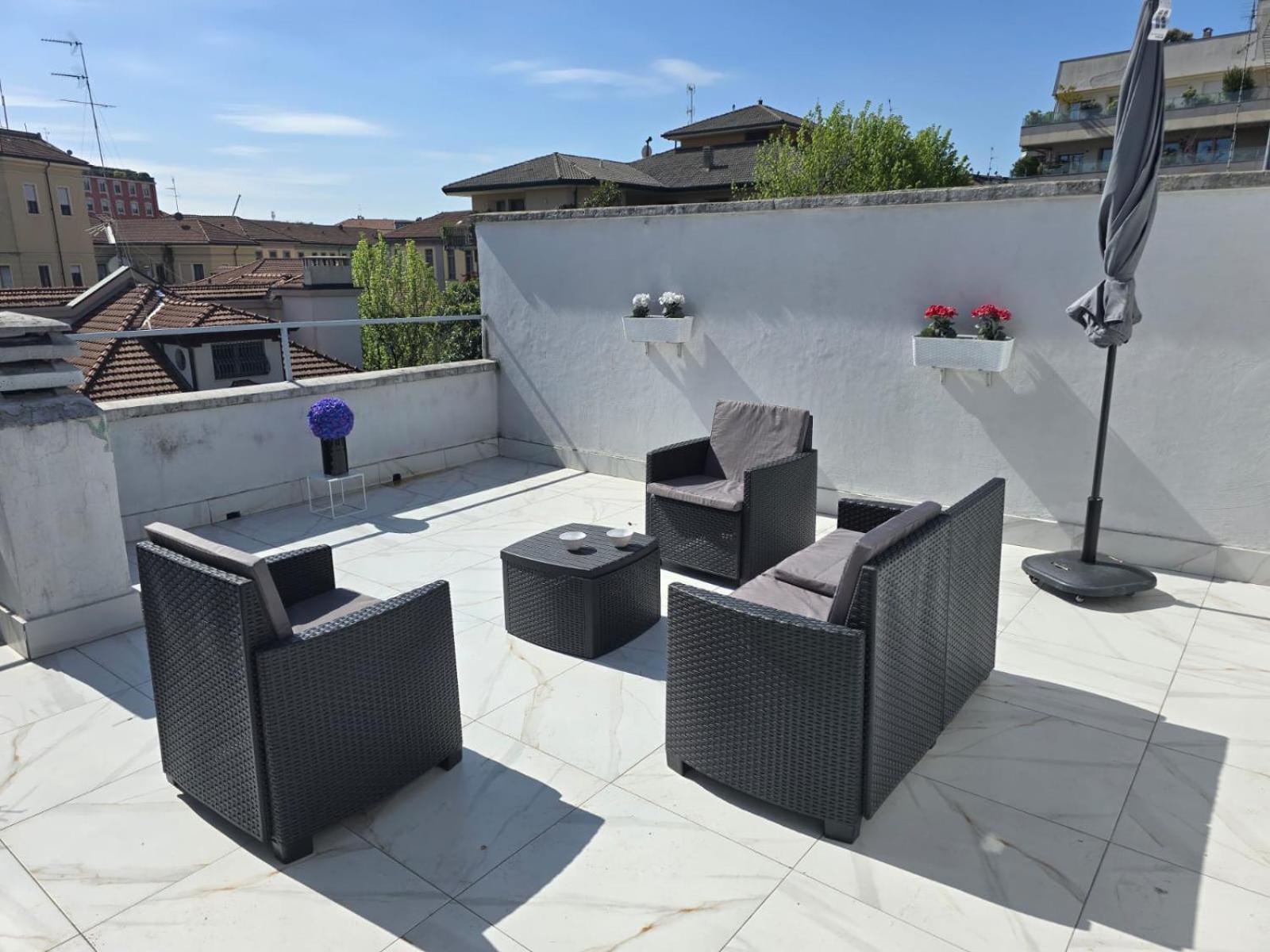Bilocale 40 Mq Con Parcheggio Privato Milan